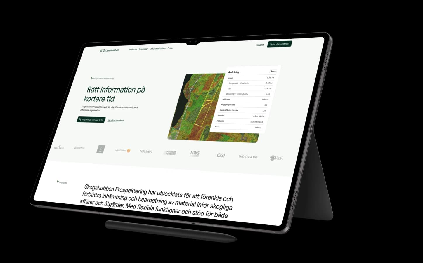 En surfplatta som visar Skogshubbens hemsida